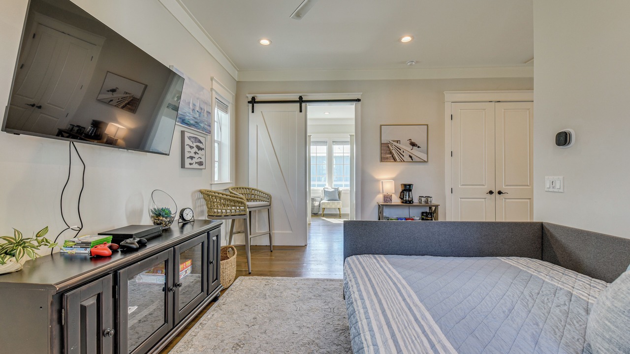 Photo of Bedroom in Lakeside at Blue Mountain Beach