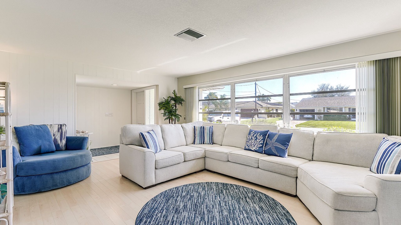 Photo of Livingroom in Caloosahatchee