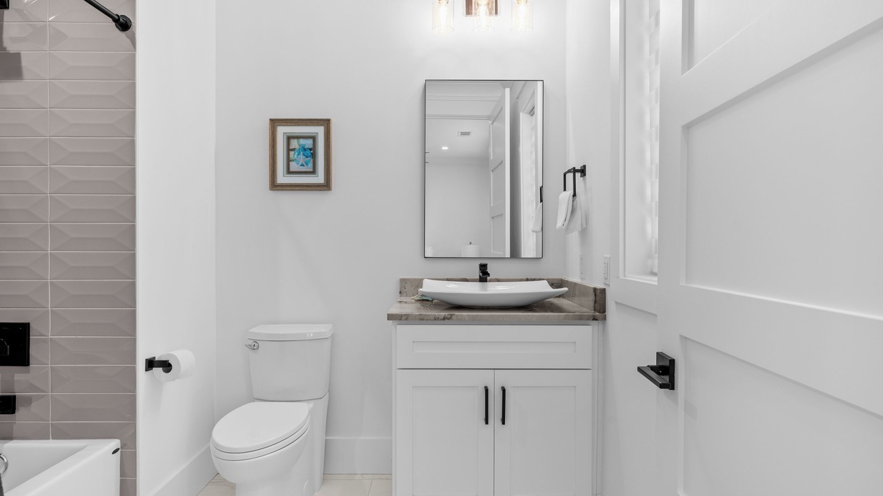 Photo of Bathroom in Gulfview Heights