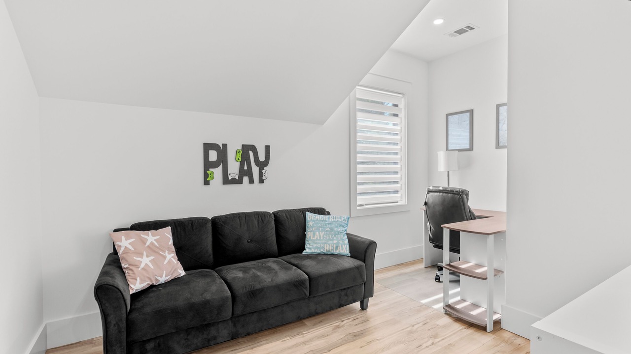 Photo of Livingroom in Gulfview Heights