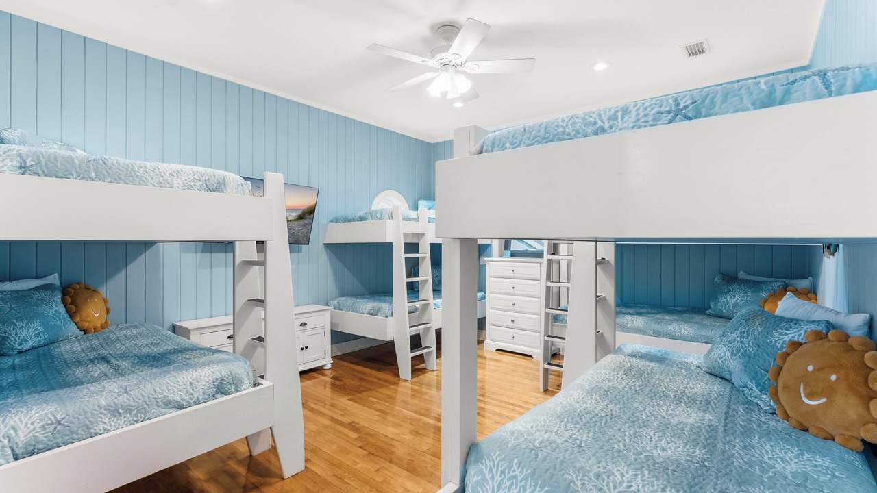Photo of Bedroom in Crystal Beach