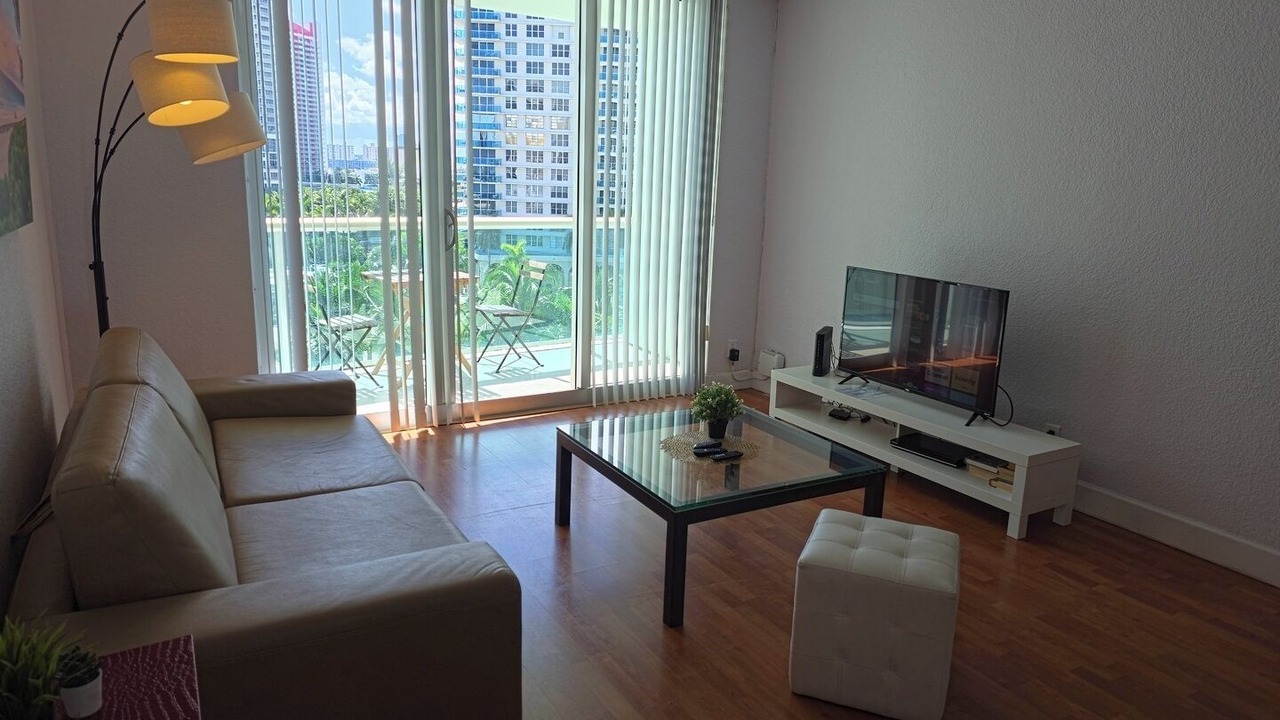 Photo of Livingroom in Hollywood South Central Beach