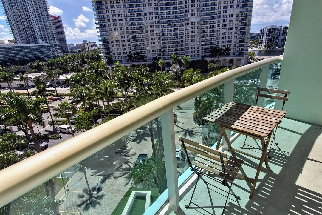 Photo of Outdoor in Hollywood South Central Beach