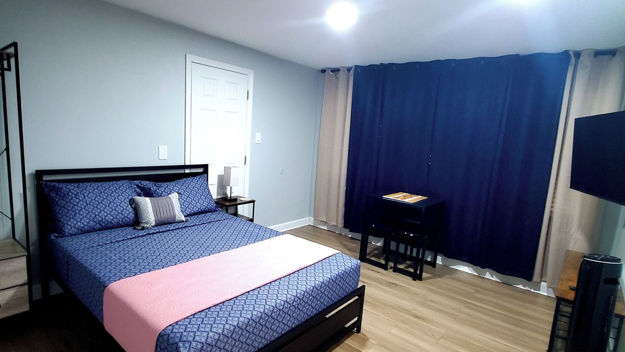 Photo of Bedroom in Bearss Plaza
