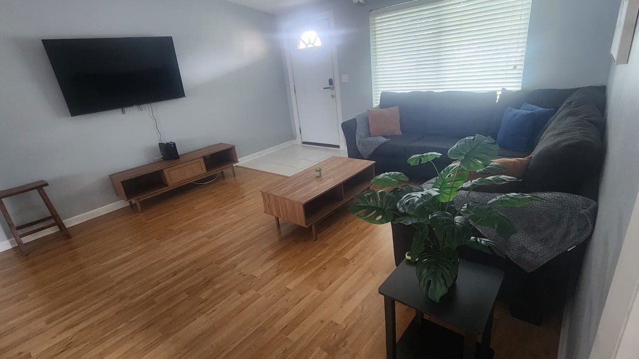Photo of Livingroom in Timberlane Woodlake