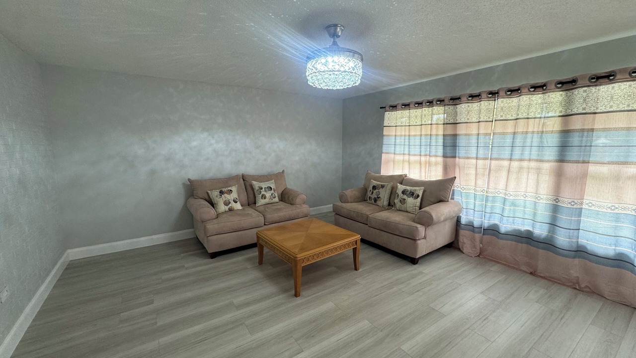 Photo of Livingroom in Clewiston