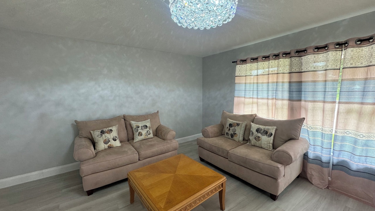 Photo of Livingroom in Clewiston