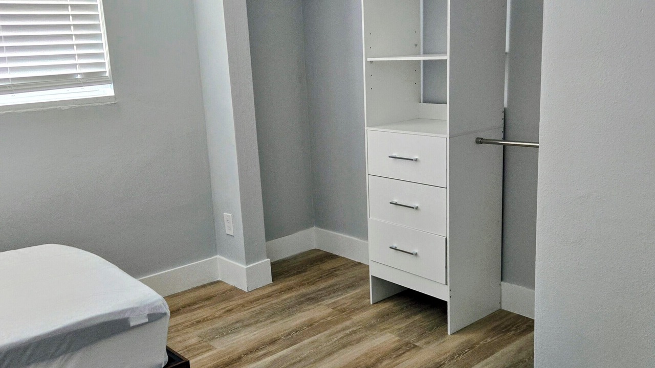 Photo of Bedroom in Bayshore Gardens