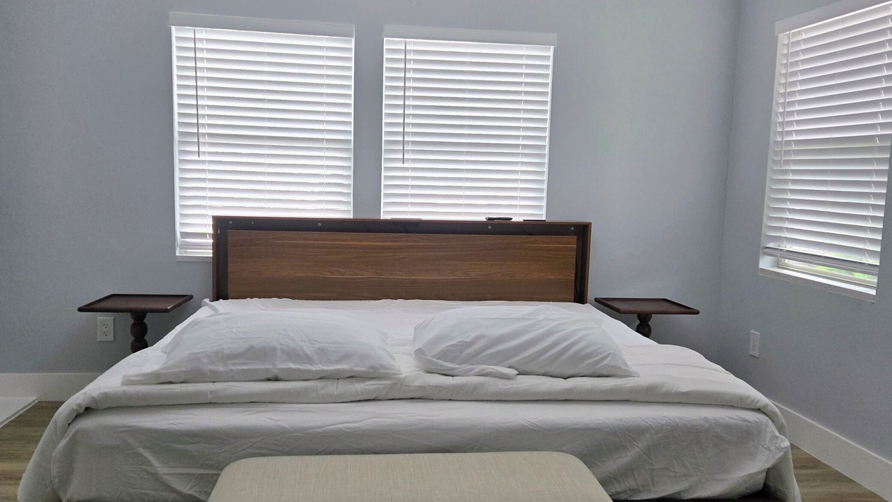 Photo of Bedroom in Bayshore Gardens