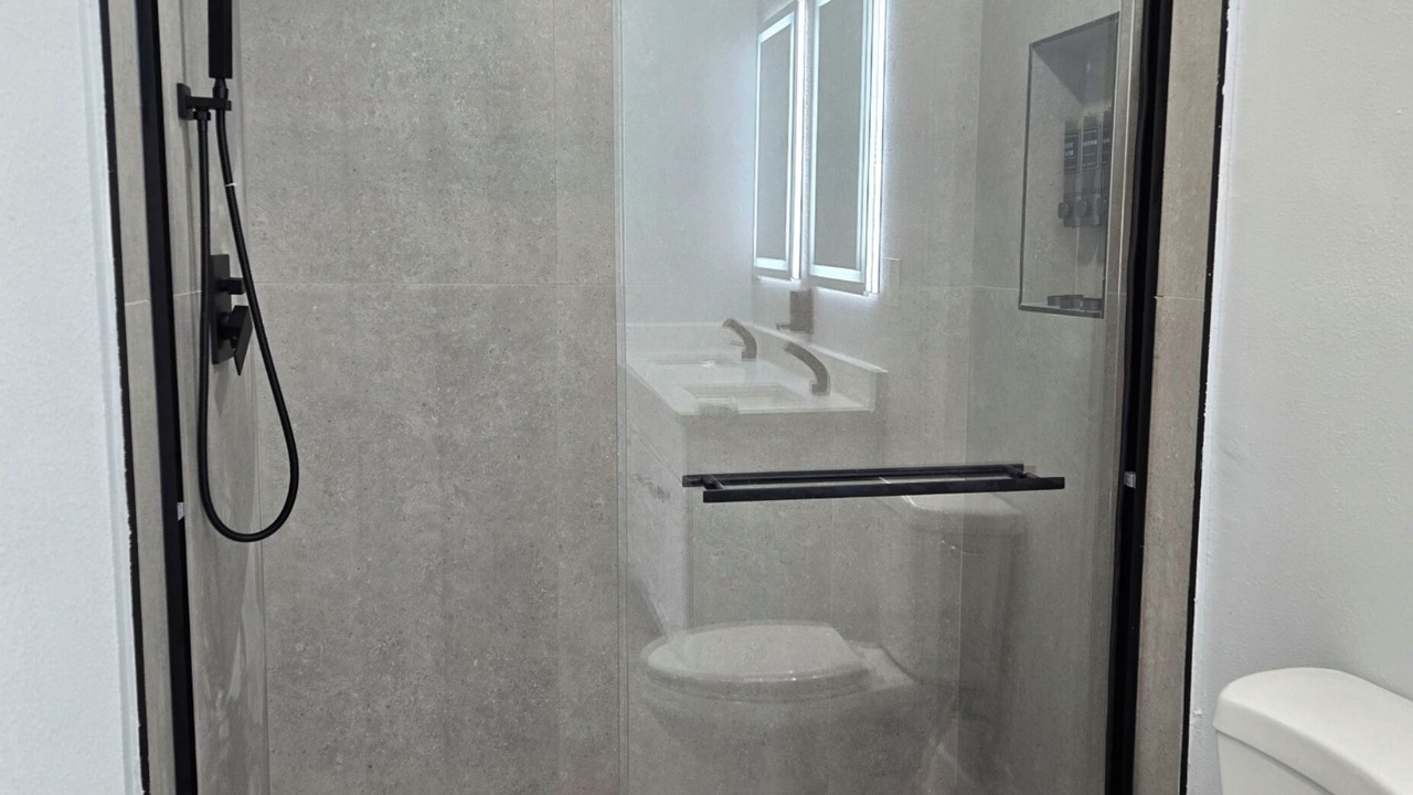 Photo of Bathroom in Bayshore Gardens