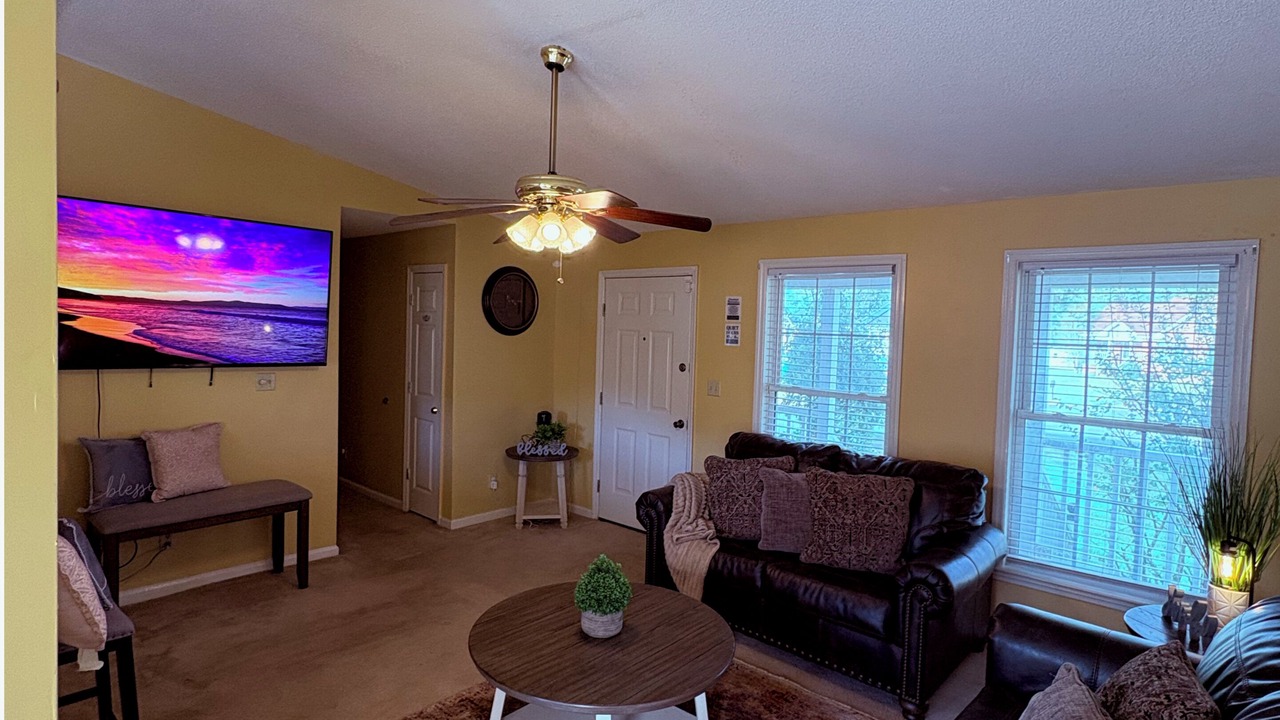Photo of Livingroom in Albany