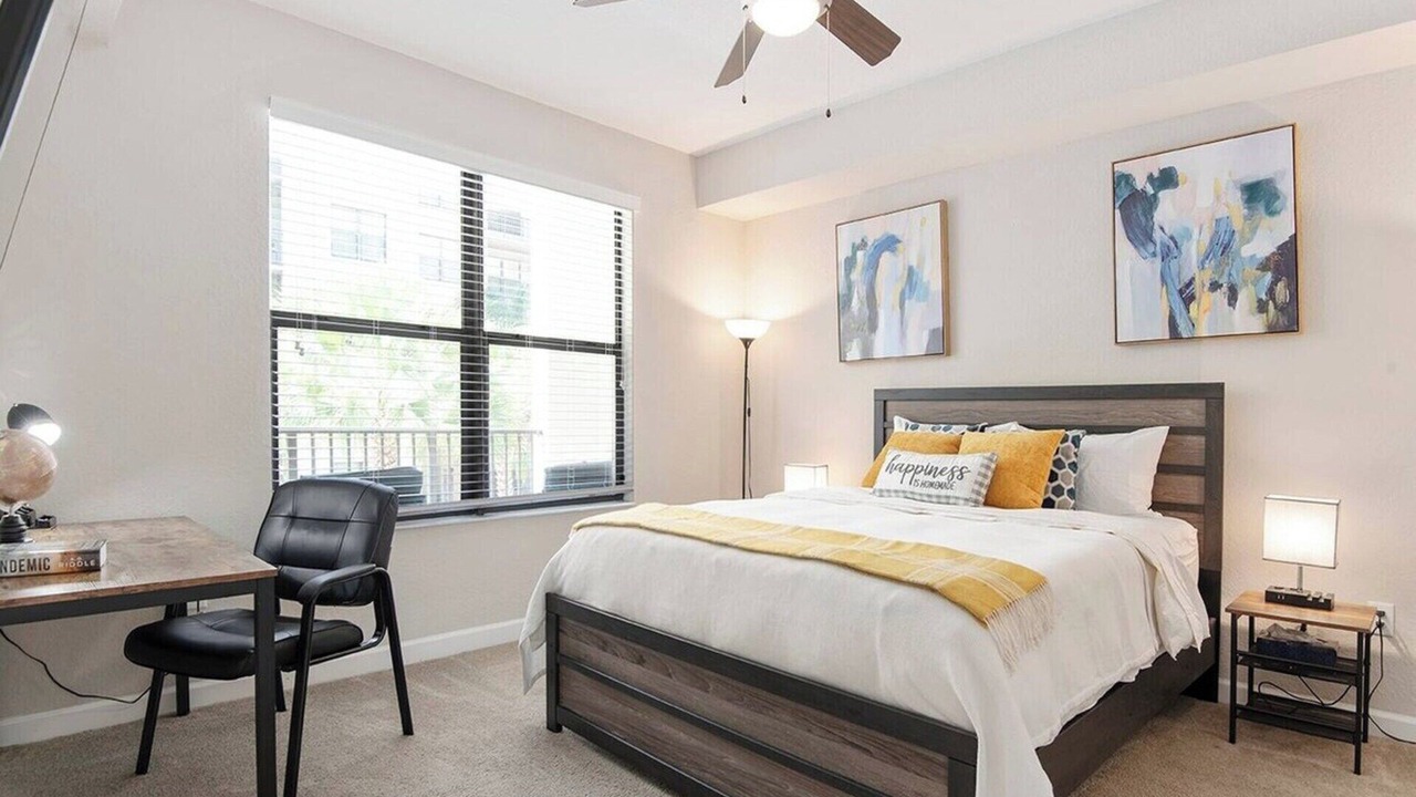 Photo of Bedroom in Carver City - Lincoln Gardens