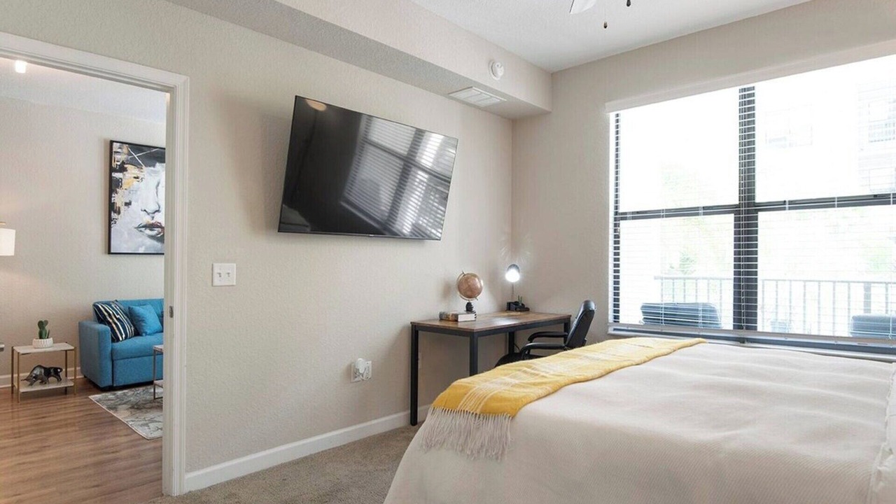 Photo of Bedroom in Carver City - Lincoln Gardens