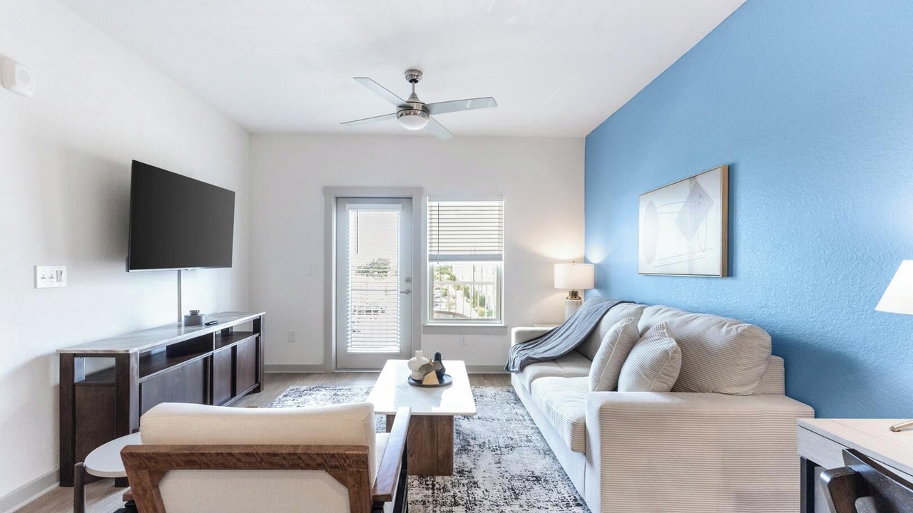 Photo of Livingroom in Candler