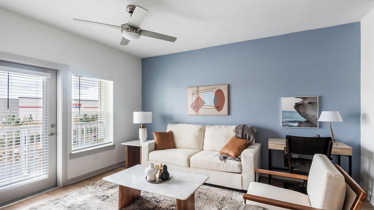 Photo of Livingroom in Candler