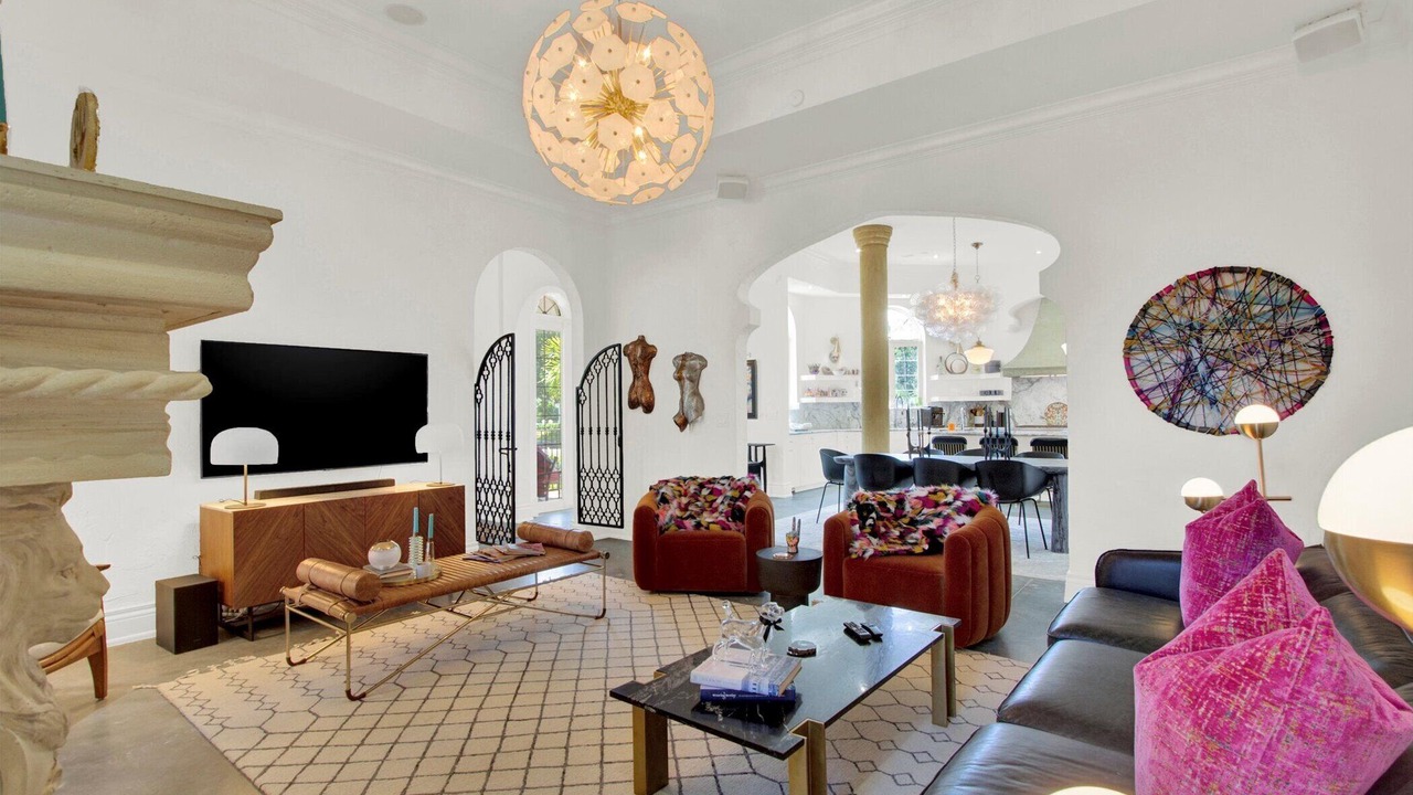 Photo of Livingroom in Historic Old Northeast