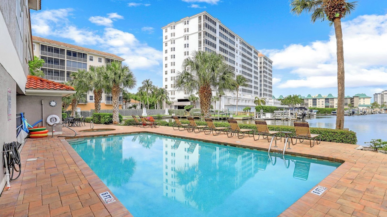 Photo of Outdoor in Vanderbilt Beach