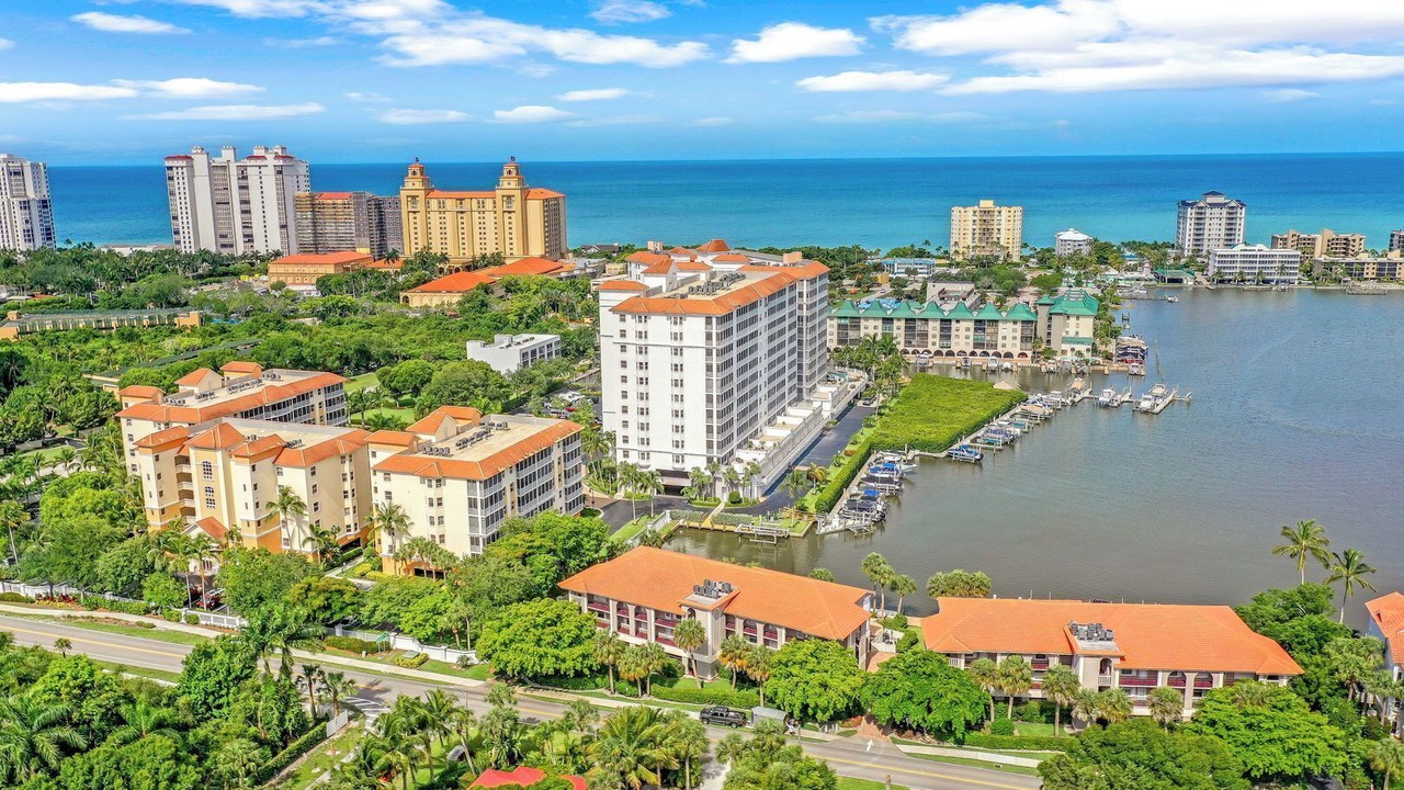 Photo of Outdoor in Vanderbilt Beach