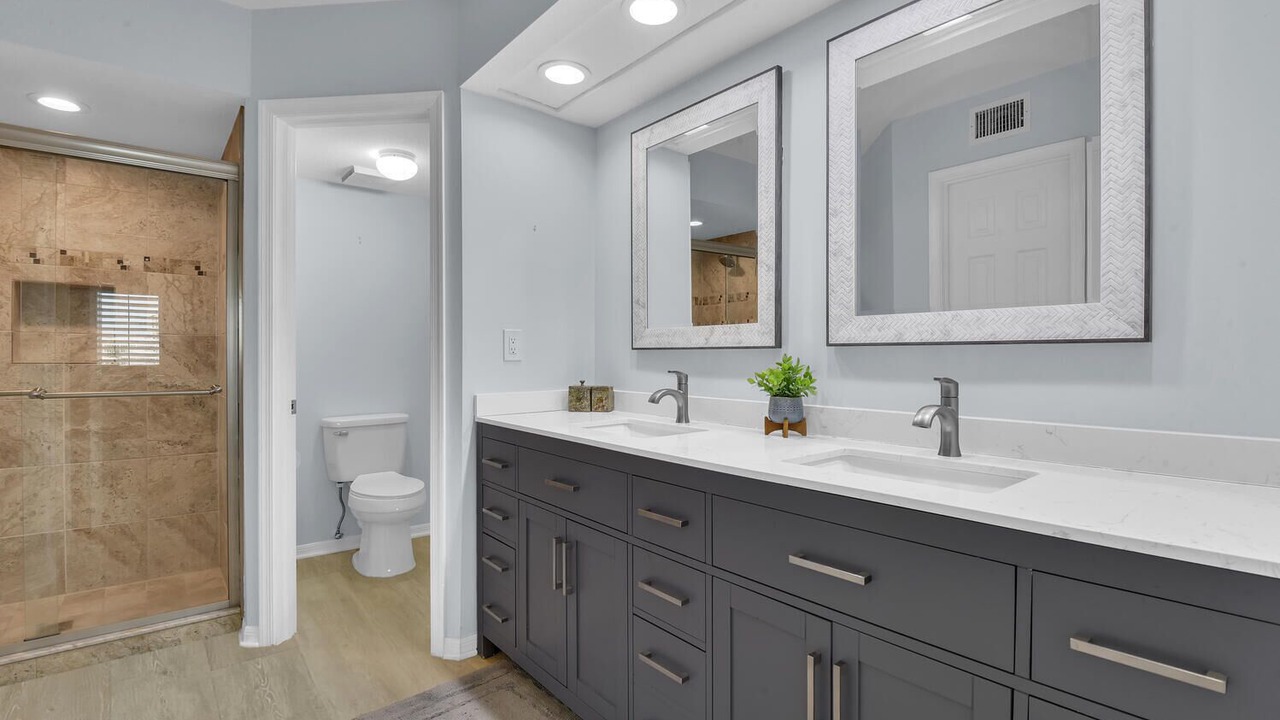 Photo of Bathroom in Vanderbilt Beach