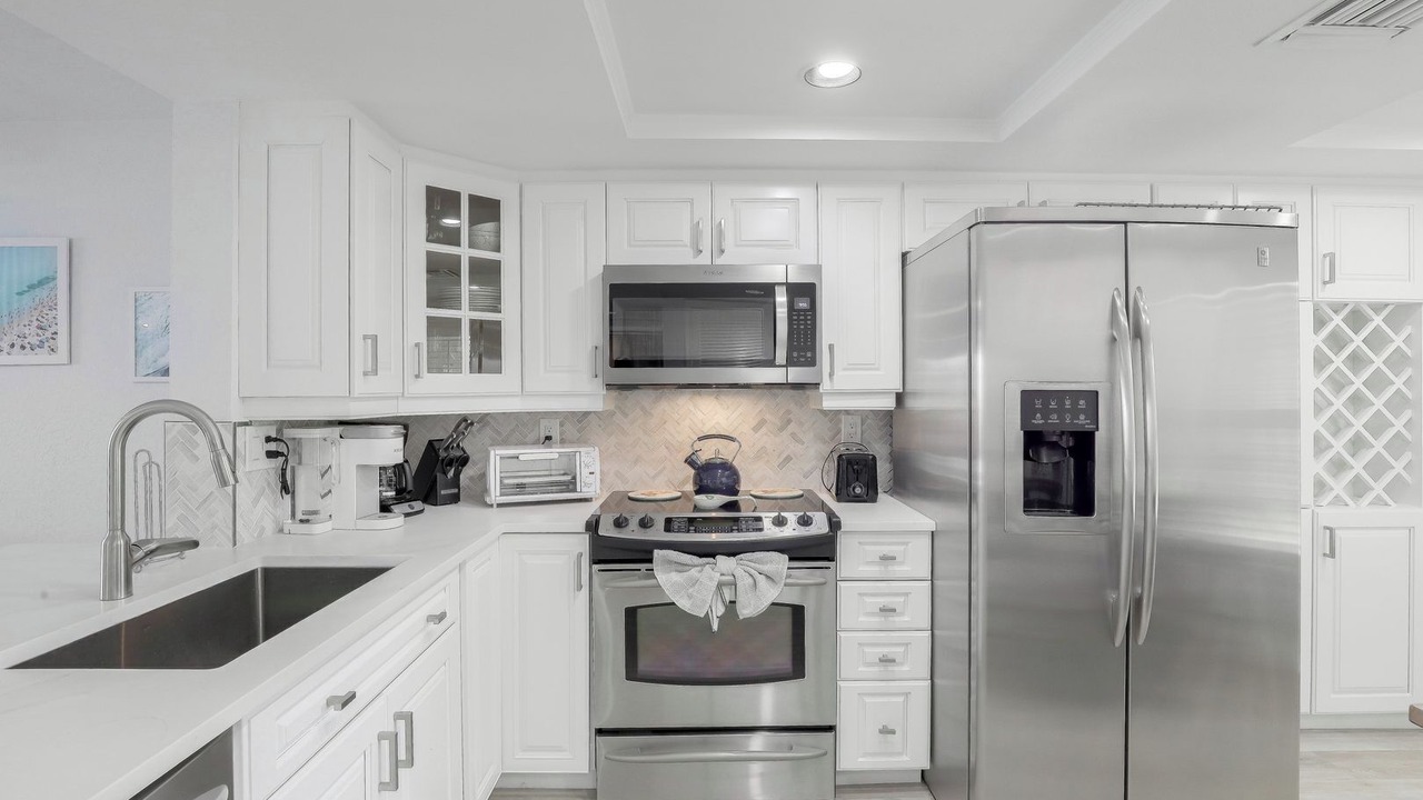 Photo of Kitchen in Vanderbilt Beach