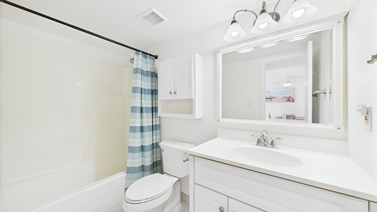 Photo of Bathroom in Holiday Isle
