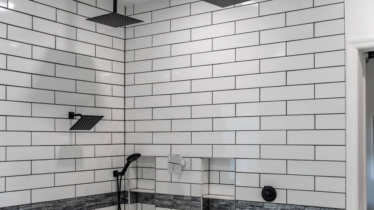 Photo of Bathroom in South Gate Ridge