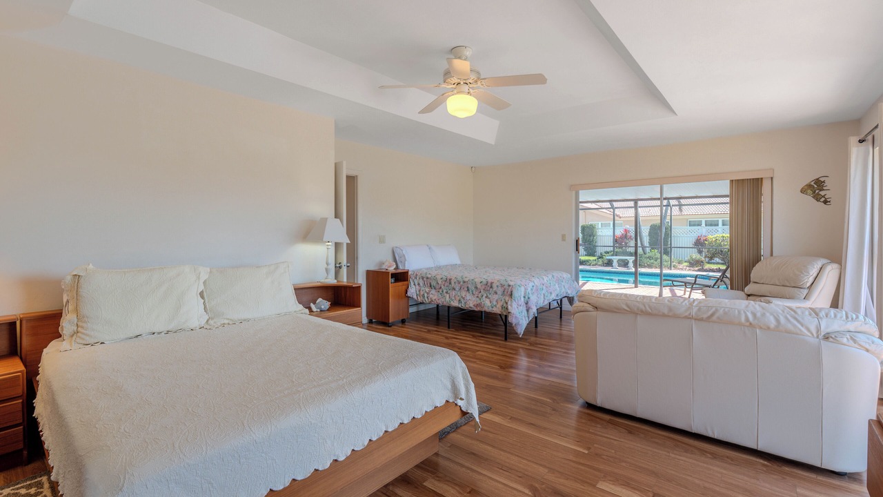 Photo of Bedroom in Town and River