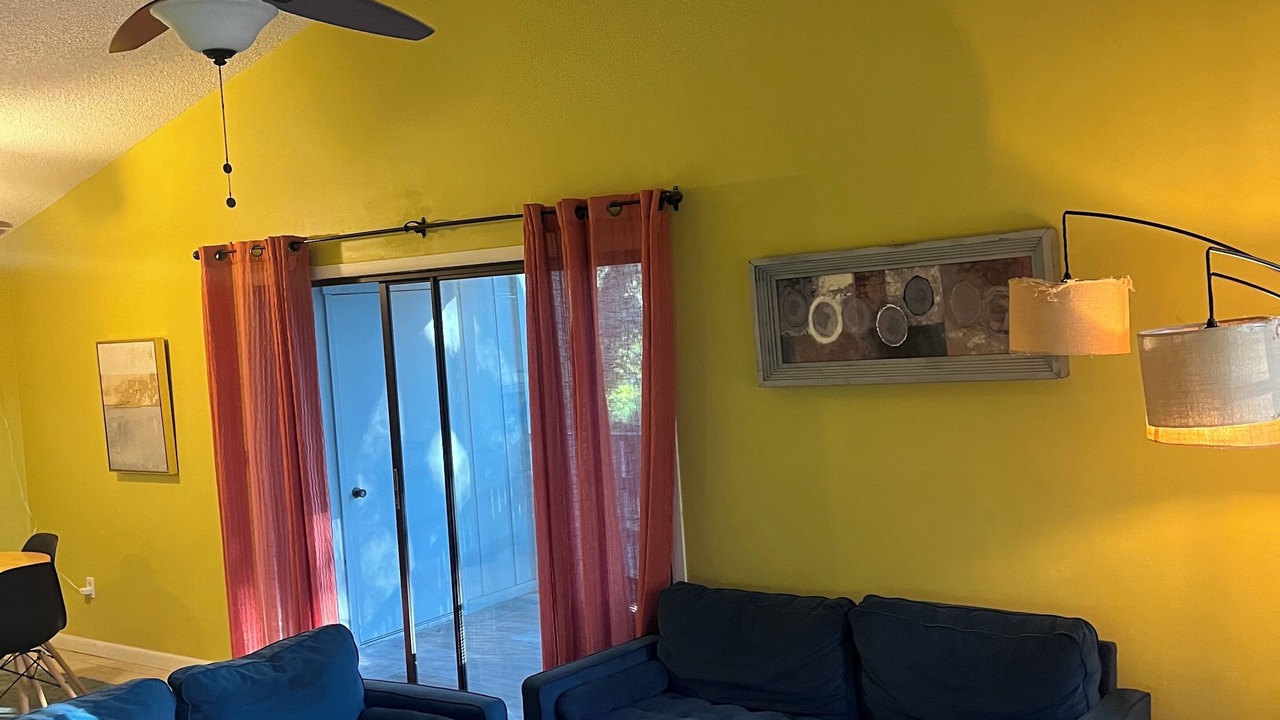 Photo of Livingroom in Seffner Community Alliance