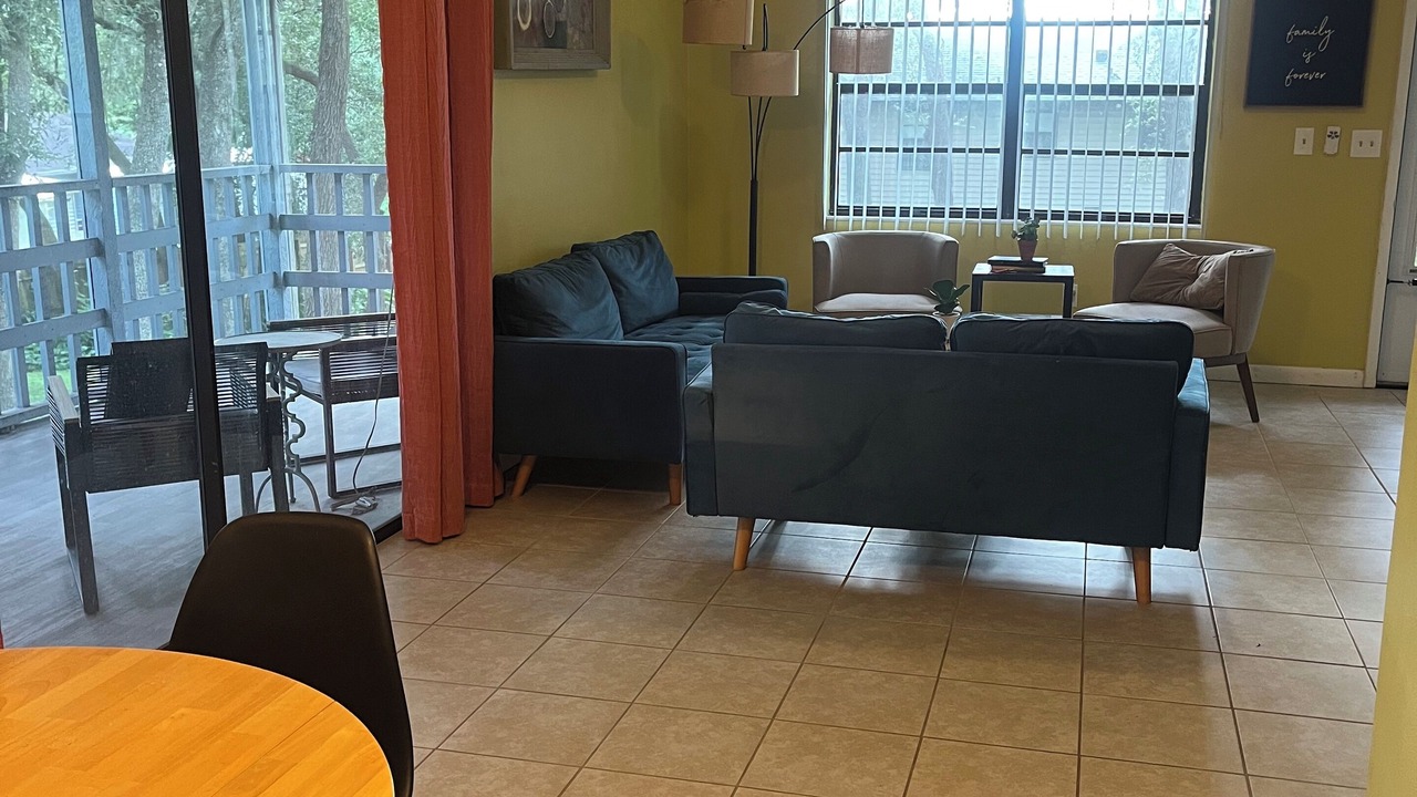 Photo of Livingroom in Seffner Community Alliance