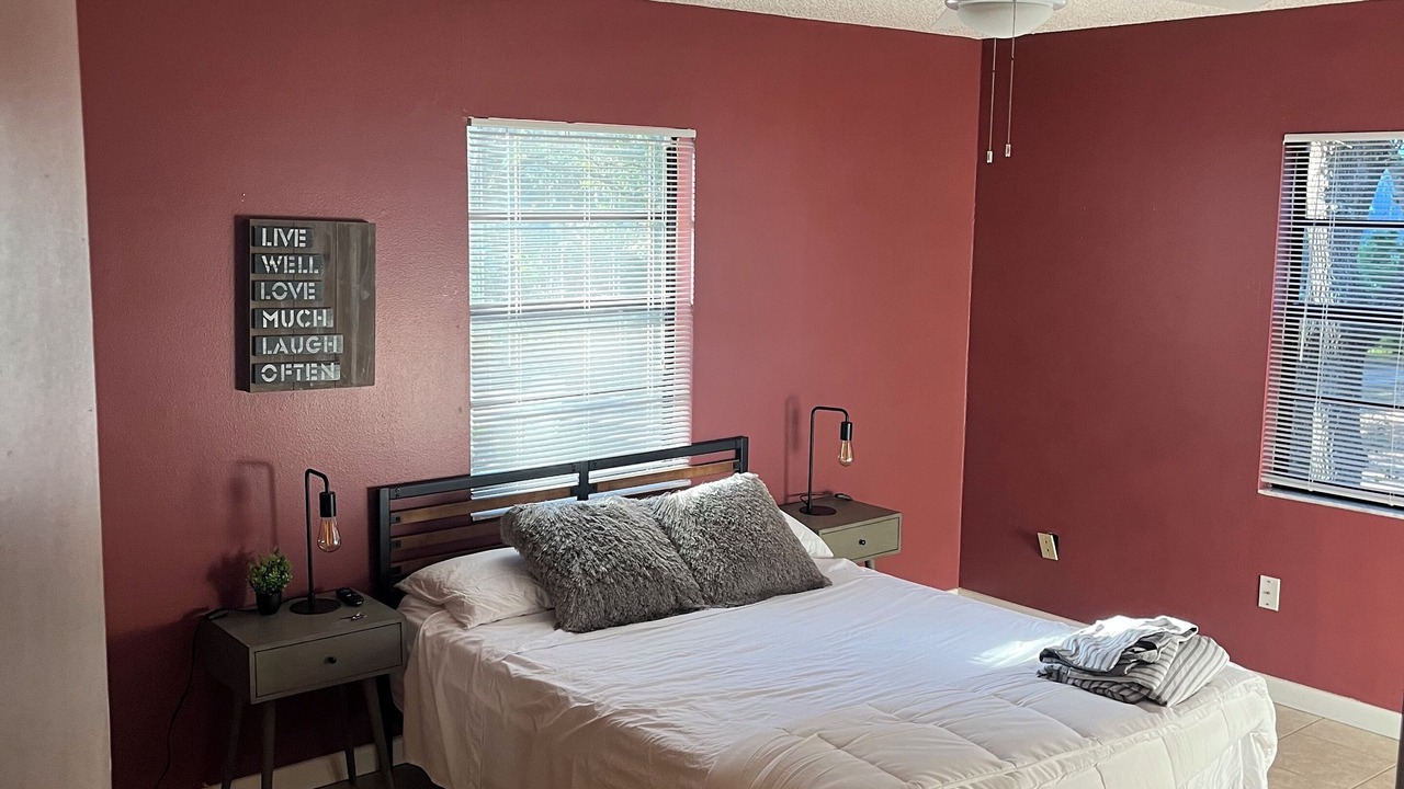 Photo of Bedroom in Seffner Community Alliance