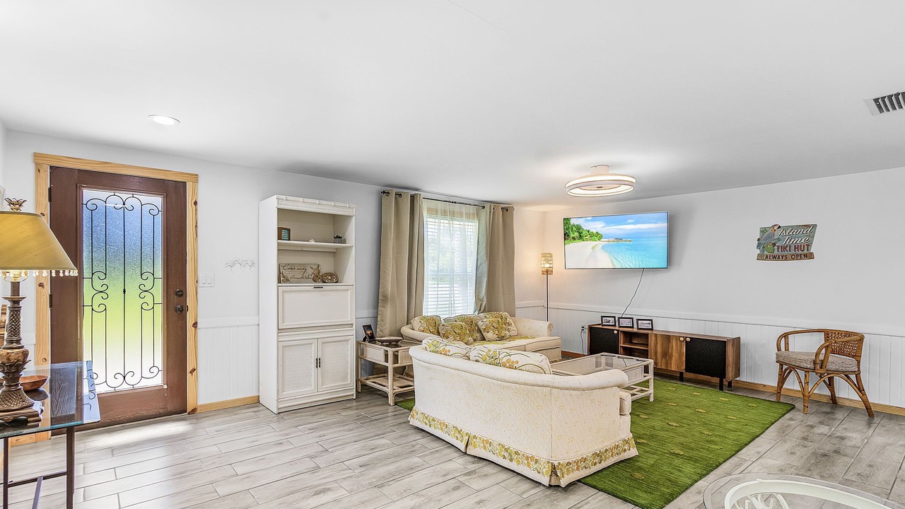Photo of Livingroom in Saint James City