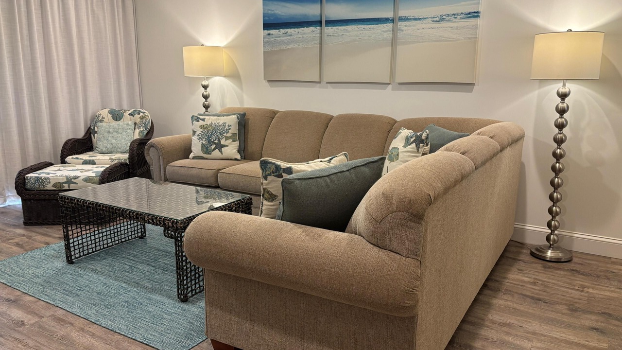 Photo of Livingroom in Crescent Beach