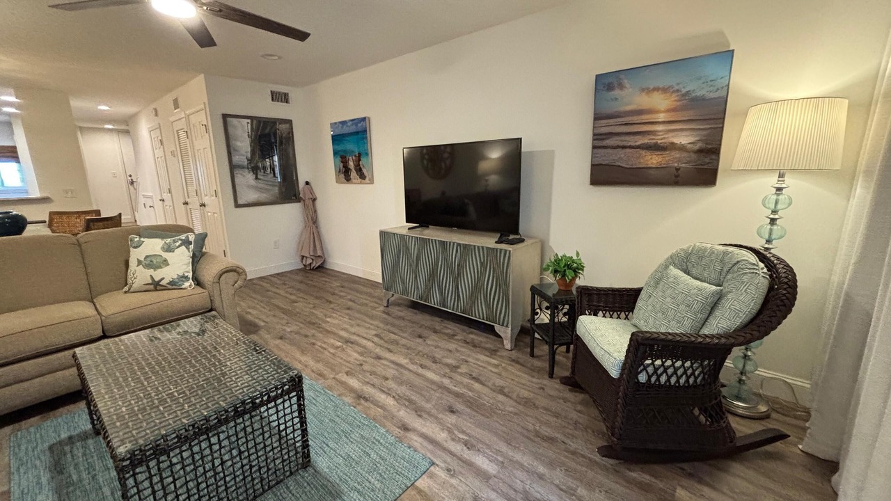 Photo of Livingroom in Crescent Beach