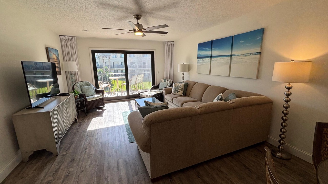 Photo of Livingroom in Crescent Beach