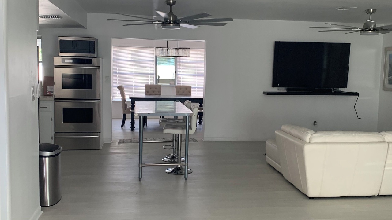 Photo of Livingroom in North Center Street