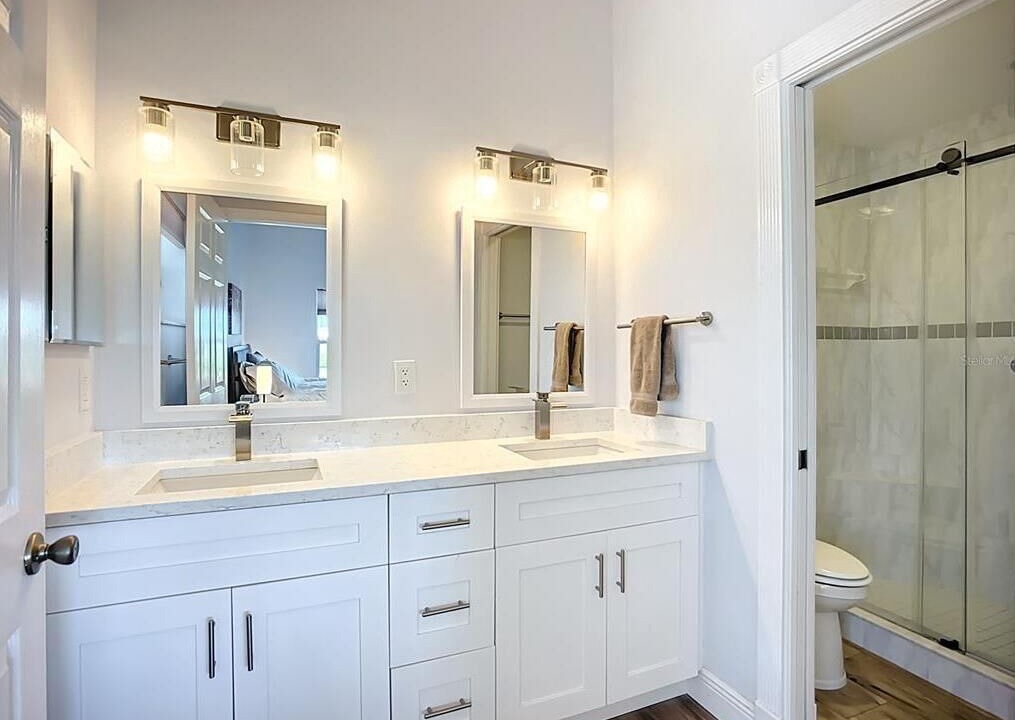 Photo of Bathroom in Bayshore Gardens