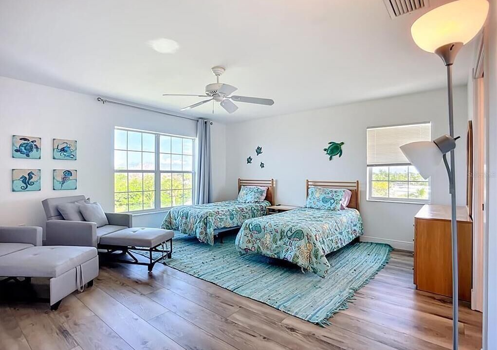 Photo of Bedroom in Bayshore Gardens