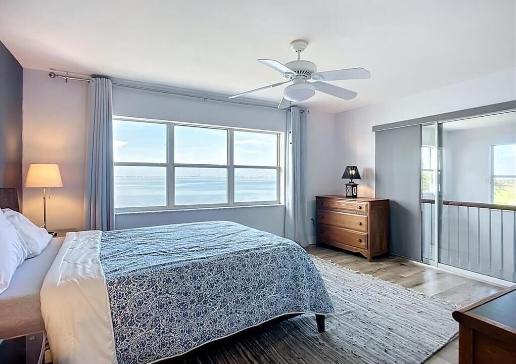 Photo of Bedroom in Bayshore Gardens