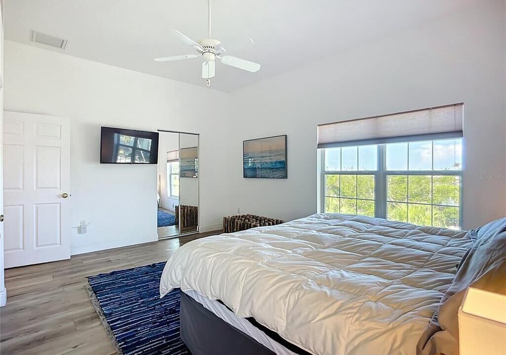 Photo of Bedroom in Bayshore Gardens
