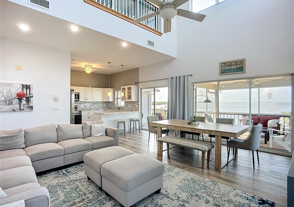 Photo of Livingroom in Bayshore Gardens