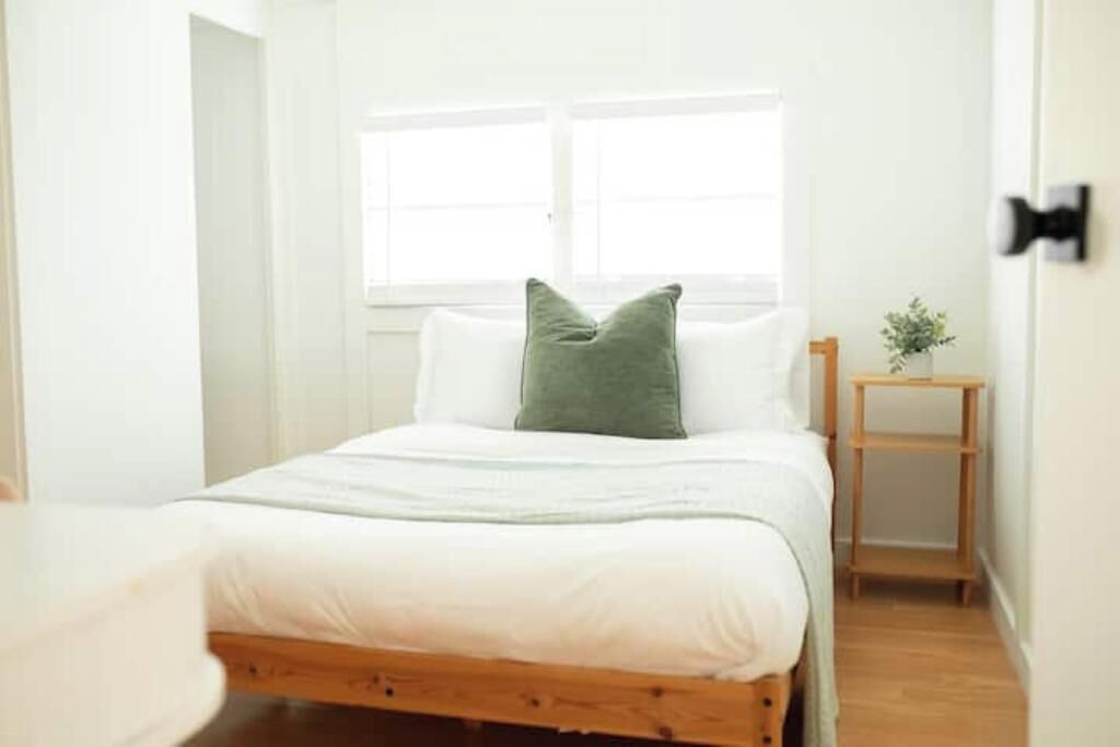 Photo of Bedroom in Groveland