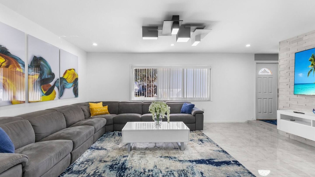 Photo of Livingroom in Lake Sarasota