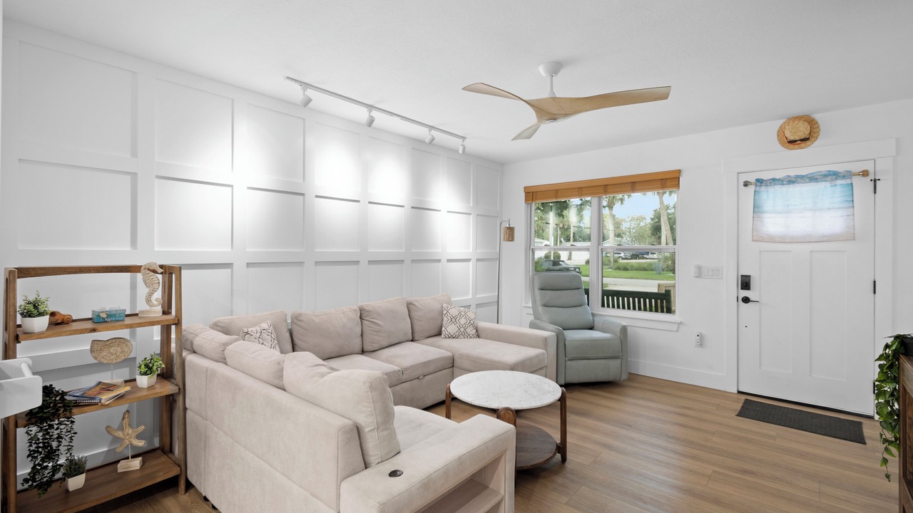 Photo of Livingroom in Jacksonville Beach