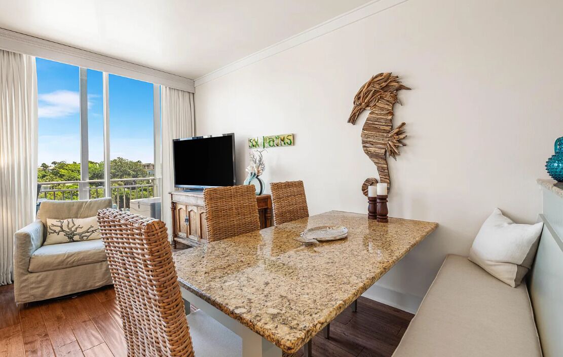 Photo of Livingroom in Gulf Place