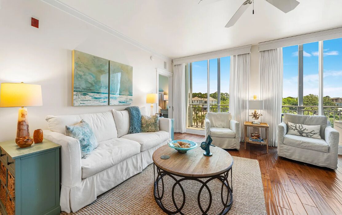 Photo of Livingroom in Gulf Place