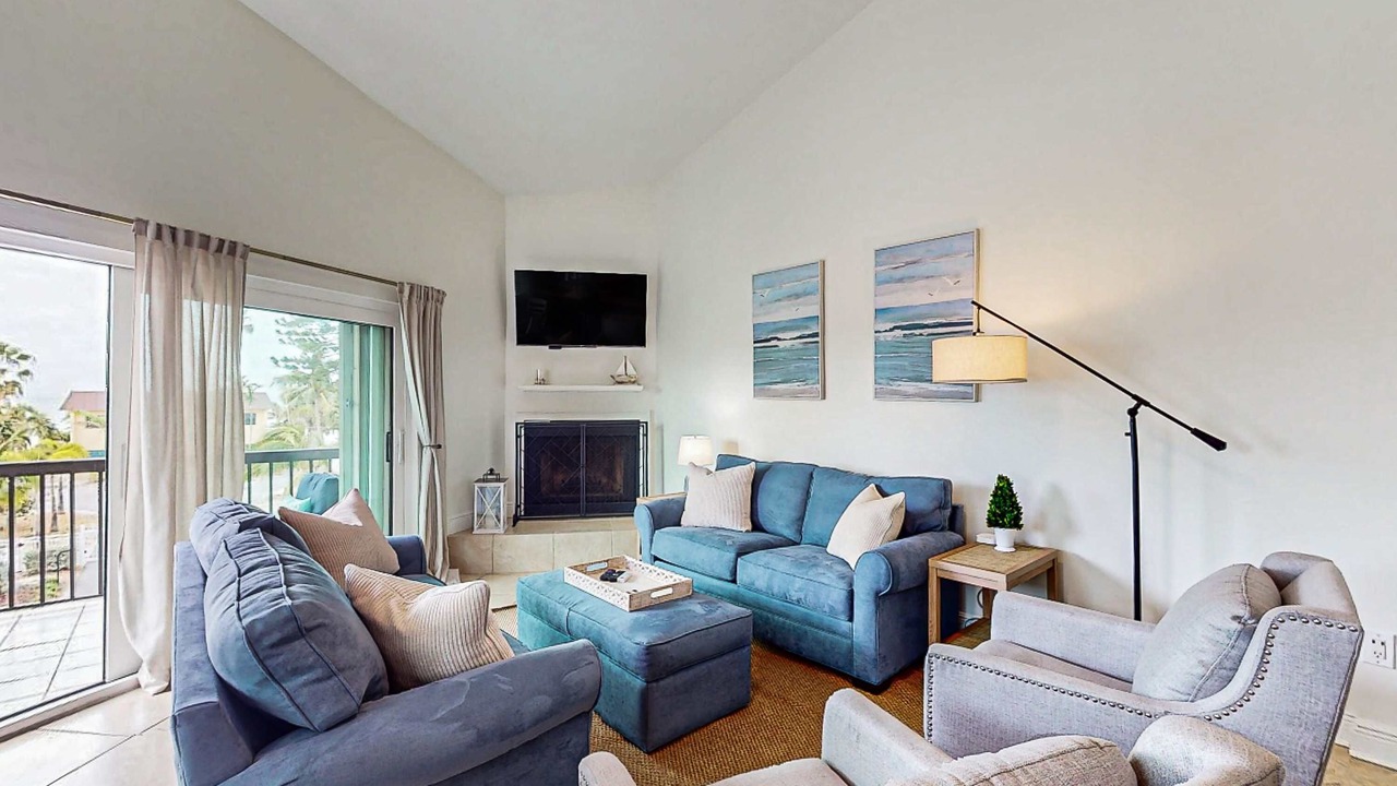 Photo of Livingroom in Indian Shores