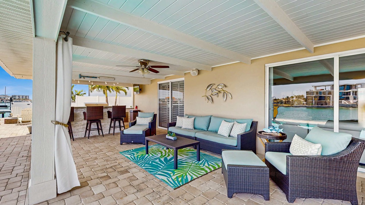 Photo of Patio Balcony in Causeway Isles
