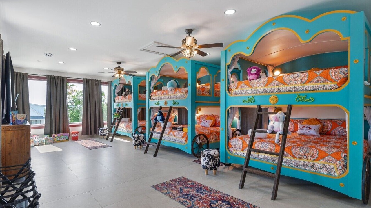 Photo of Bedroom in Crystal Beach