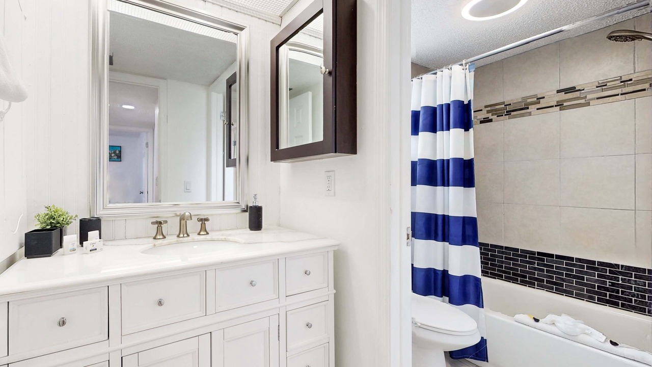 Photo of Bathroom in Largo