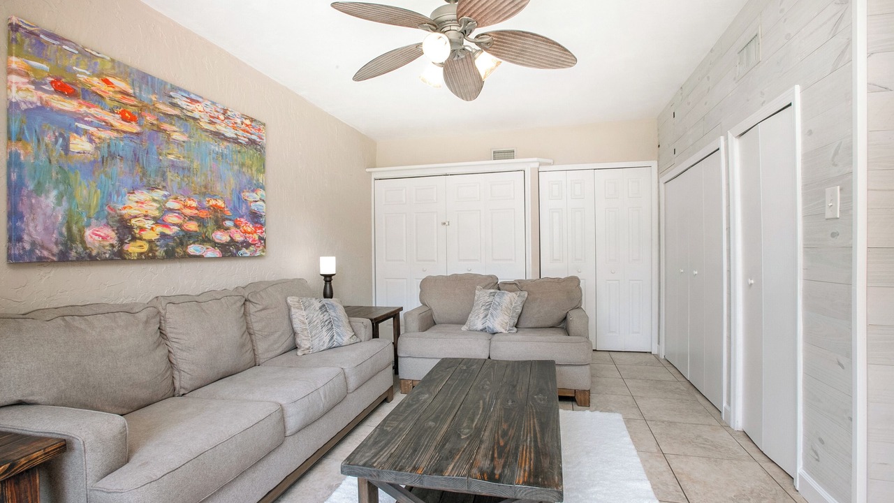 Photo of Livingroom in DeLand
